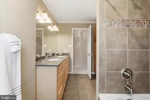 9833 Squaw Valley Dr, Vienna, VA 22182 - Photo 31