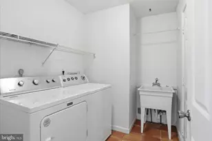 9833 Squaw Valley Dr, Vienna, VA 22182 - Photo 19