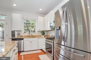 14618 Stream Pond Dr, Centreville, VA 20120 - Photo 17