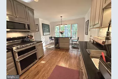 725 Forest Park Road, Great Falls, VA 22066 - Photo 5
