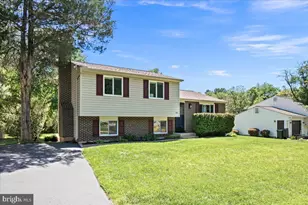 12780 Bradwell Rd, Herndon, VA 20171 - Photo 3