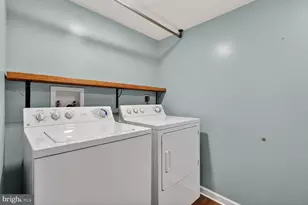 12564 Garland Tree Ct, Fairfax, VA 22033 - Photo 23