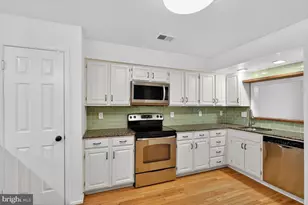 12564 Garland Tree Ct, Fairfax, VA 22033 - Photo 7