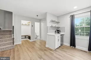 5404 Charleston Woods Dr, Fairfax, VA 22032 - Photo 7