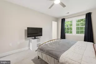 5404 Charleston Woods Dr, Fairfax, VA 22032 - Photo 21