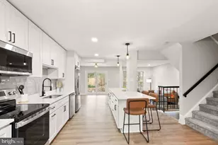5404 Charleston Woods Dr, Fairfax, VA 22032 - Photo 1