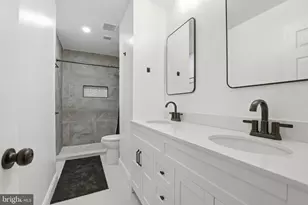 5404 Charleston Woods Dr, Fairfax, VA 22032 - Photo 23