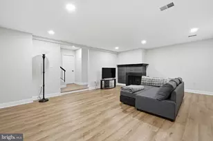 5404 Charleston Woods Dr, Fairfax, VA 22032 - Photo 33