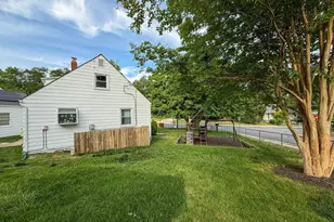 2420 Byrd Ln, Alexandria, VA 22303 - Photo 41