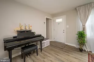 2420 Byrd Ln, Alexandria, VA 22303 - Photo 3