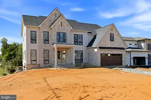 10801 Mason Hunt Ct, Reston, VA 20190 - Photo 3
