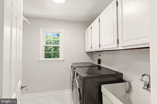 2037 Durand Dr, Reston, VA 20191 - Photo 49