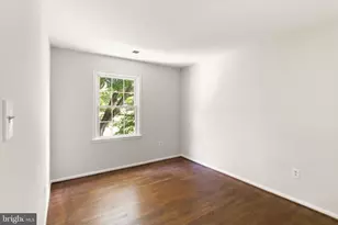 2037 Durand Dr, Reston, VA 20191 - Photo 43