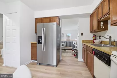 14243 Heritage Crossing Lane, Centreville, VA 20120 - Photo 5