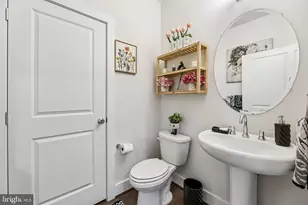 2865 Lowen Valley Rd, Alexandria, VA 22303 - Photo 21