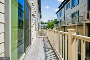 2865 Lowen Valley Rd, Alexandria, VA 22303 - Photo 23