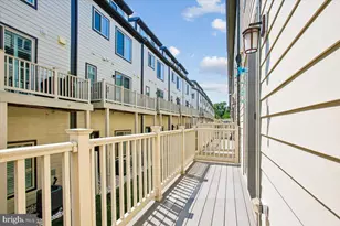 2865 Lowen Valley Rd, Alexandria, VA 22303 - Photo 5