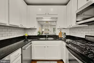 12625 Fair Crest Ct, Fairfax, VA 22033 - Photo 3