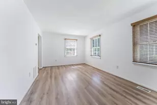 818 Sycamore Ct, Herndon, VA 20170 - Photo 7
