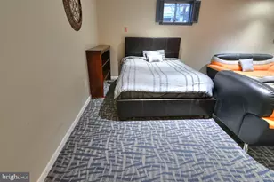 4304 Silas Hutchinson Dr, Chantilly, VA 20151 - Photo 45