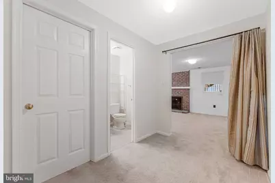 2827 Kelly Square, Vienna, VA 22181 - Photo 27