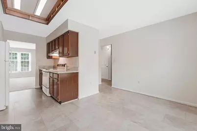 2827 Kelly Square, Vienna, VA 22181 - Photo 11