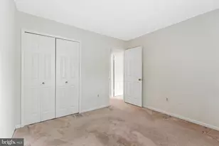2827 Kelly Square, Vienna, VA 22181 - Photo 25