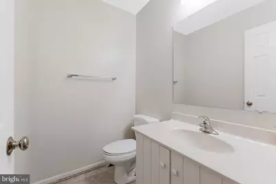 2827 Kelly Square, Vienna, VA 22181 - Photo 17