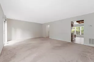 2827 Kelly Square, Vienna, VA 22181 - Photo 15