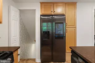 2713 Albemarle Dr, Alexandria, VA 22303 - Photo 17