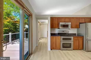 822 Walker Rd, Great Falls, VA 22066 - Photo 5