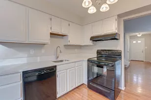 10332 Mockingbird Pond Ct, Burke, VA 22015 - Photo 9
