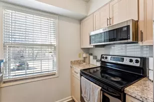 5805 Torington Dr, Springfield, VA 22152 - Photo 11
