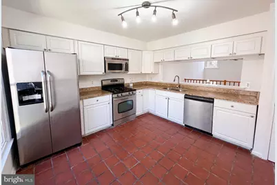 7579 Chrisland Cove, Falls Church, VA 22042 - Photo 9