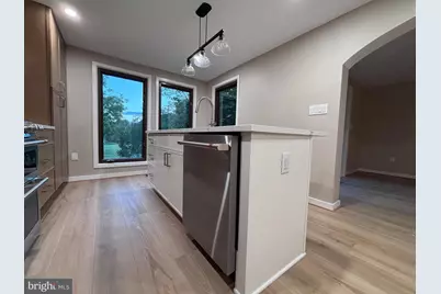 1806 N Shore Court, Reston, VA 20190 - Photo 3