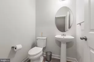 2837 Hokie Ln, Alexandria, VA 22306 - Photo 13