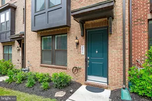 2837 Hokie Ln, Alexandria, VA 22306 - Photo 33
