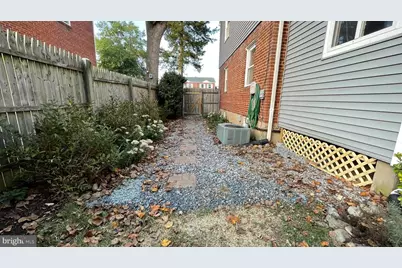 2221 Arlington Terrace, Alexandria, VA 22303 - Photo 5