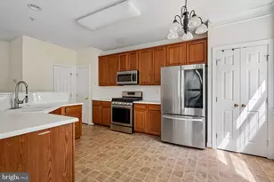13514 Davinci Ln, Herndon, VA 20171 - Photo 9