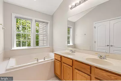 4021 Quiet Creek Drive, Fairfax, VA 22033 - Photo 25