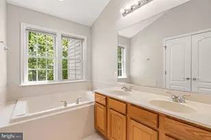 4021 Quiet Creek Dr, Fairfax, VA 22033 - Photo 25