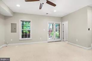 4021 Quiet Creek Dr, Fairfax, VA 22033 - Photo 37