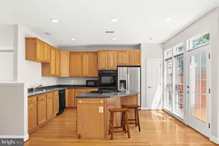4021 Quiet Creek Dr, Fairfax, VA 22033 - Photo 15