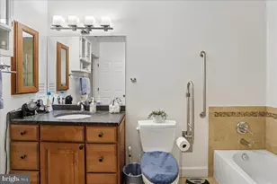 7011 Falls Reach Dr, Falls Church, VA 22043 - Photo 25