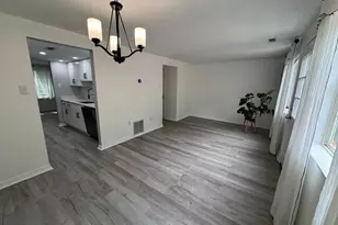 5585 Hecate Ct, Fairfax, VA 22032 - Photo 9