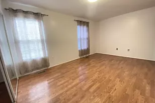 8900 Shamrock Ct, Springfield, VA 22152 - Photo 9