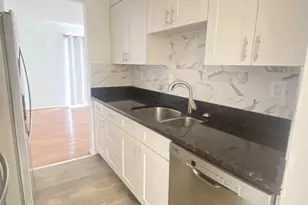 8900 Shamrock Ct, Springfield, VA 22152 - Photo 5