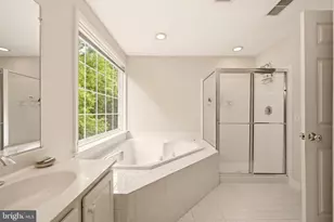 4093 Oak Village Landing, Fairfax, VA 22033 - Photo 23
