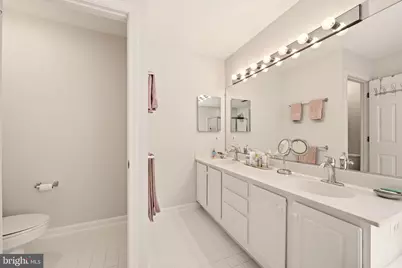 4093 Oak Village Landing, Fairfax, VA 22033 - Photo 25