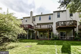 1207 Bond St, Herndon, VA 20170 - Photo 33